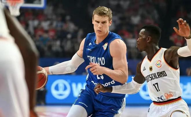 刘泽一上篮 刘泽一上篮